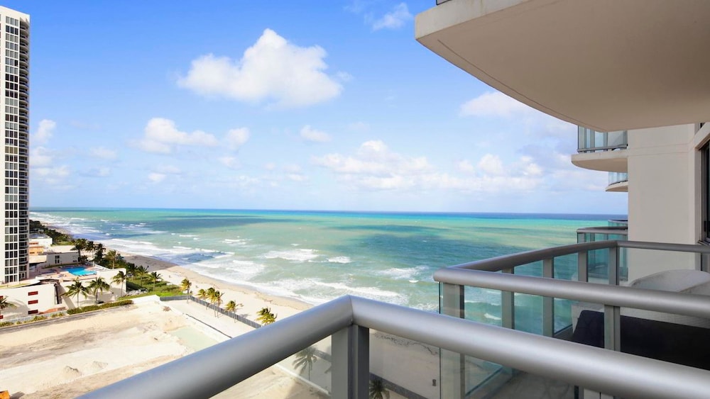 Hotel 1 BR Ocean View at Marenas by Airpads - Image 1