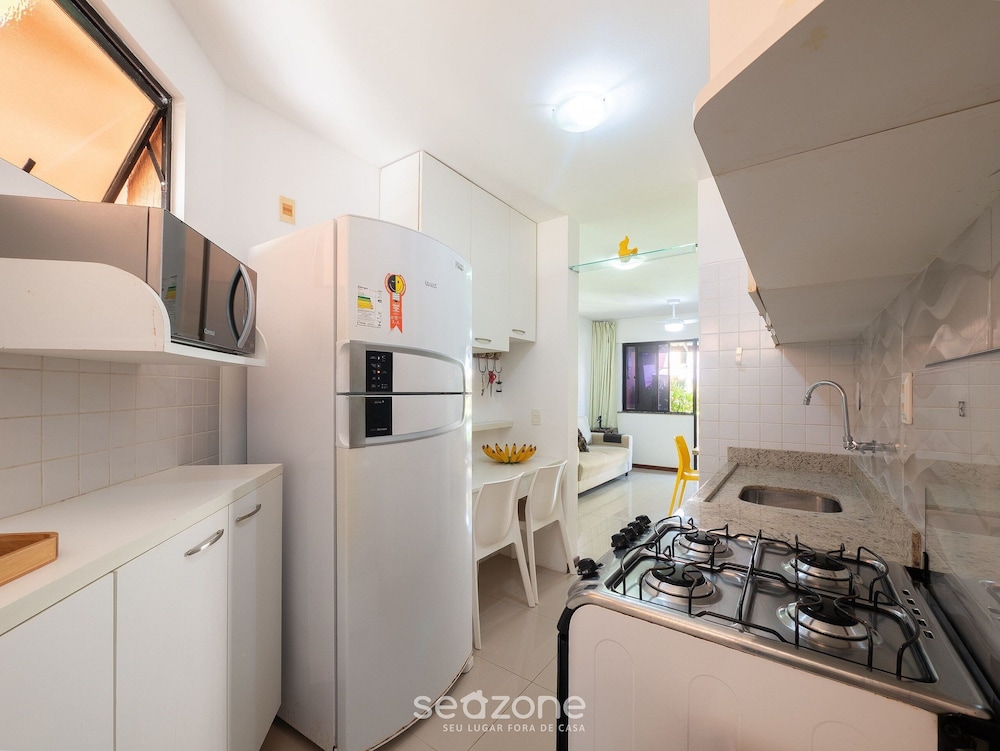 Condominium With Gym and Pool in Guarajuba - Camacari GSH