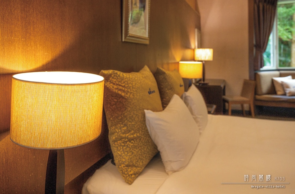 Regale Villa Hotel