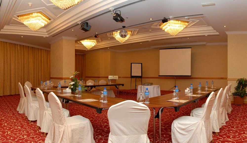 Abu Dhabi Vacations - Grand Continental Hotel - Property Image 1