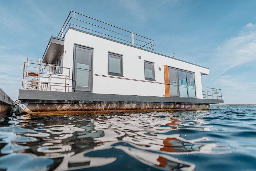 Hausboot fur 4 Personen auf dem Grabendorfer See
