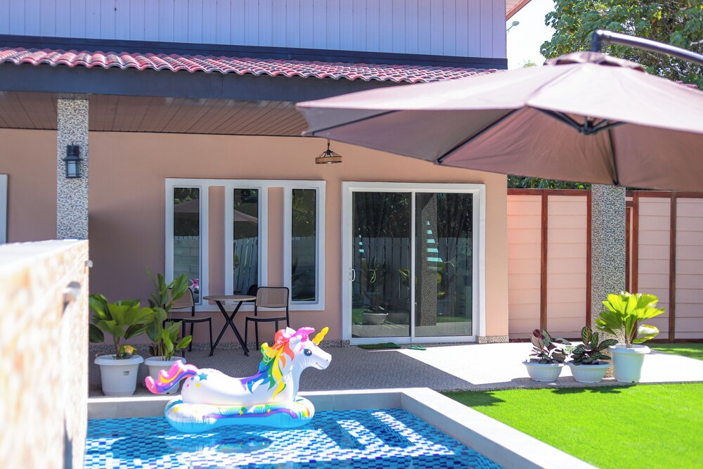 D' Village Cottage 2 – Private Pool Villas