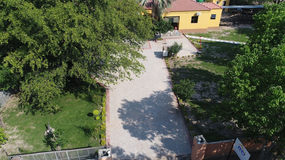 Maun Executive Inn