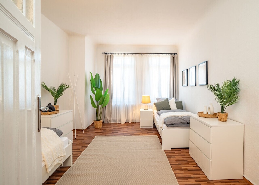 Spacious Apartment In Strausberg - Sleeps 6