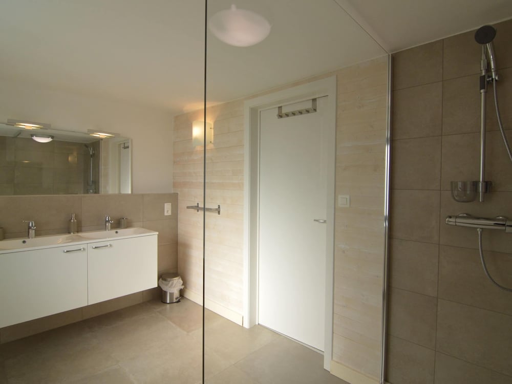Large Holiday Home in Waimes With a Garden