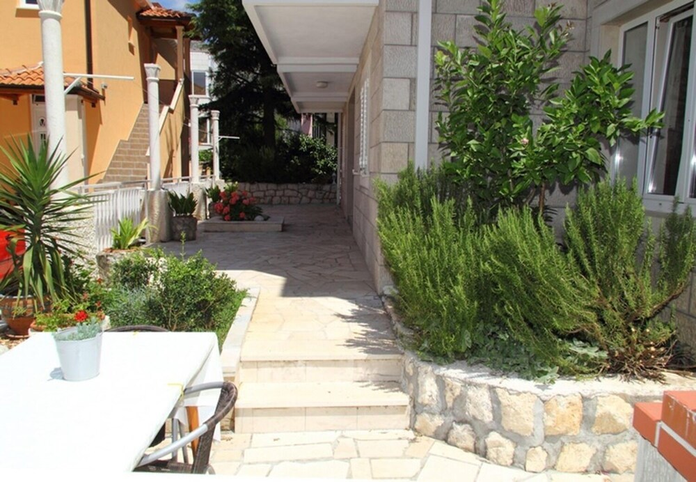 Pavo - Comfortable With Parking Space - A1 view 5