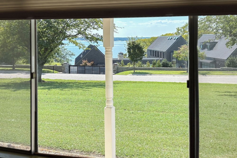 Walk to Marina: Family Home w/ Yard in Kingston