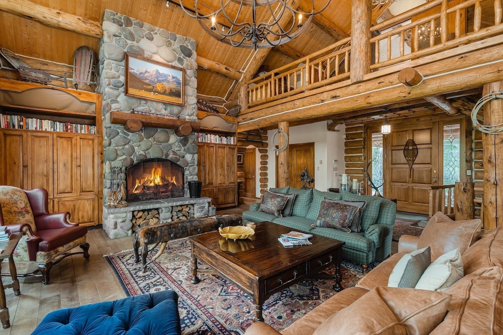 Wildwood Ridge 5 Bedroom Home