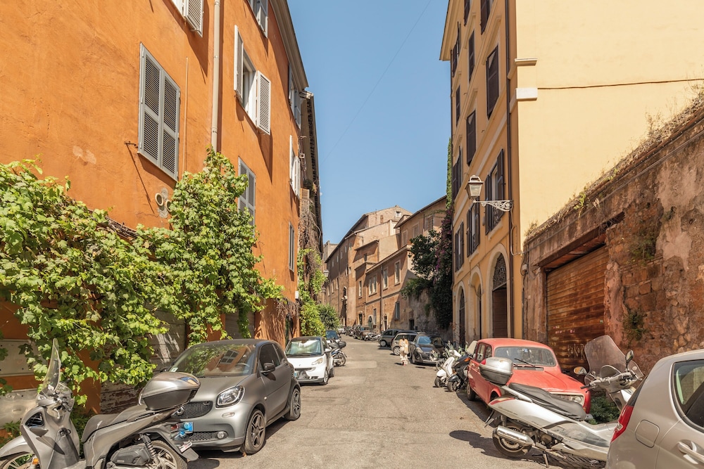 Monti Apartments