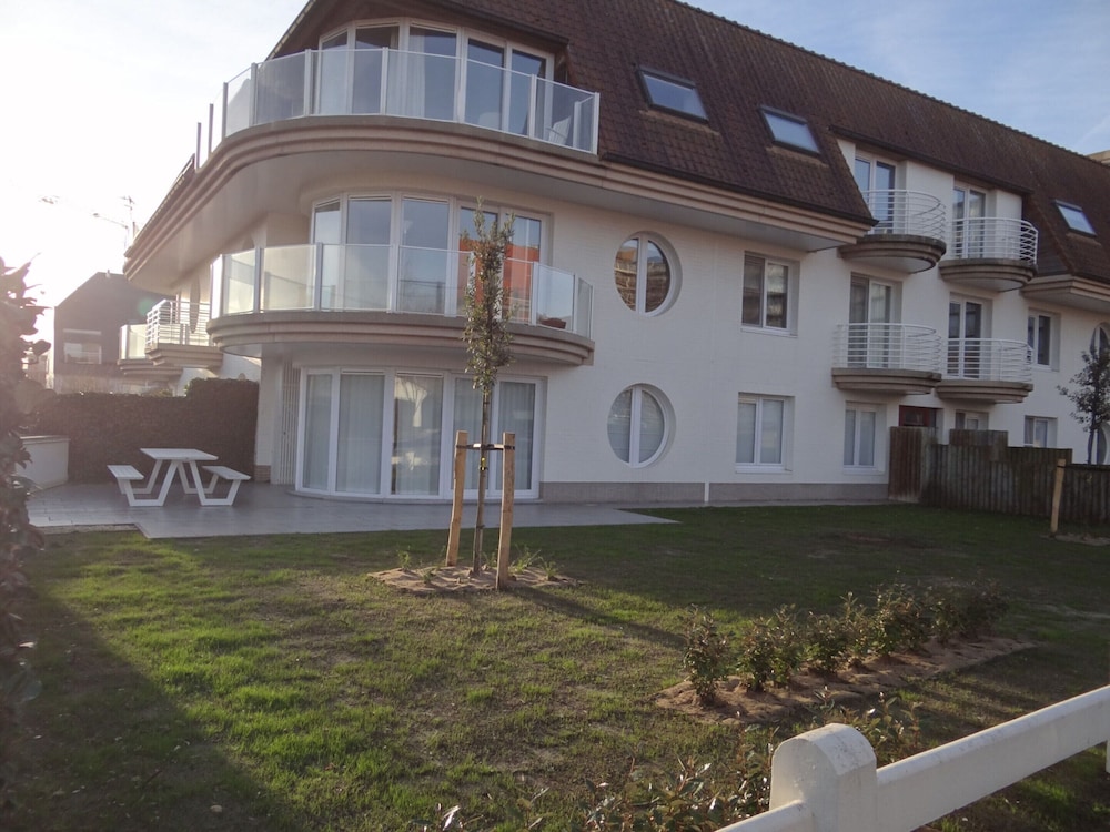 Apartment in Nieuwpoort With Coastal Views