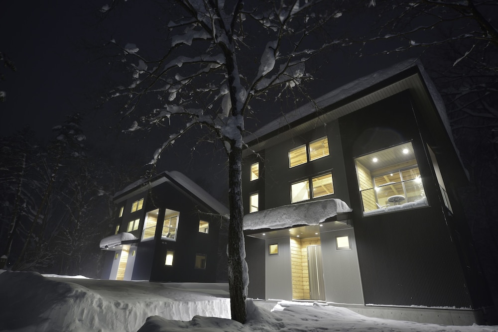 Bluebird Chalets by The Hakuba Collection
