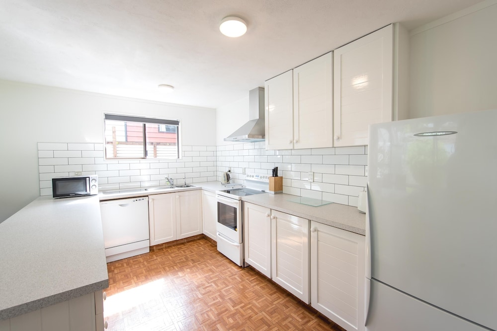 66 Robins Road view 5
