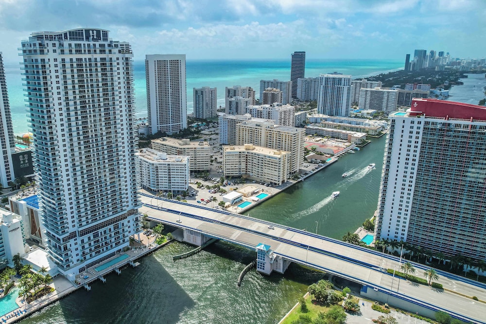 Ocean Eagle View - Luxury Oceanfront Stay for 6