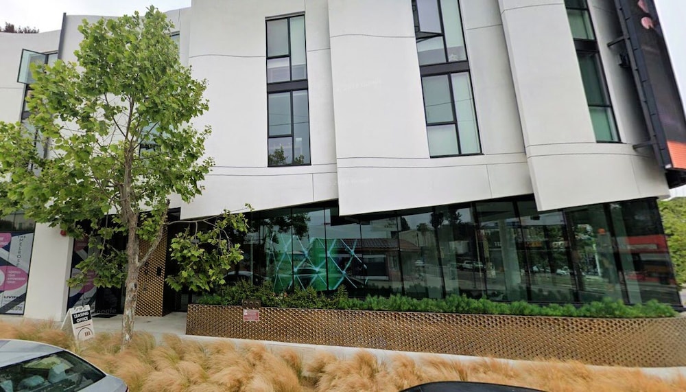 StaysPro - Hollywood Homes Minutes to Everything - Image 1