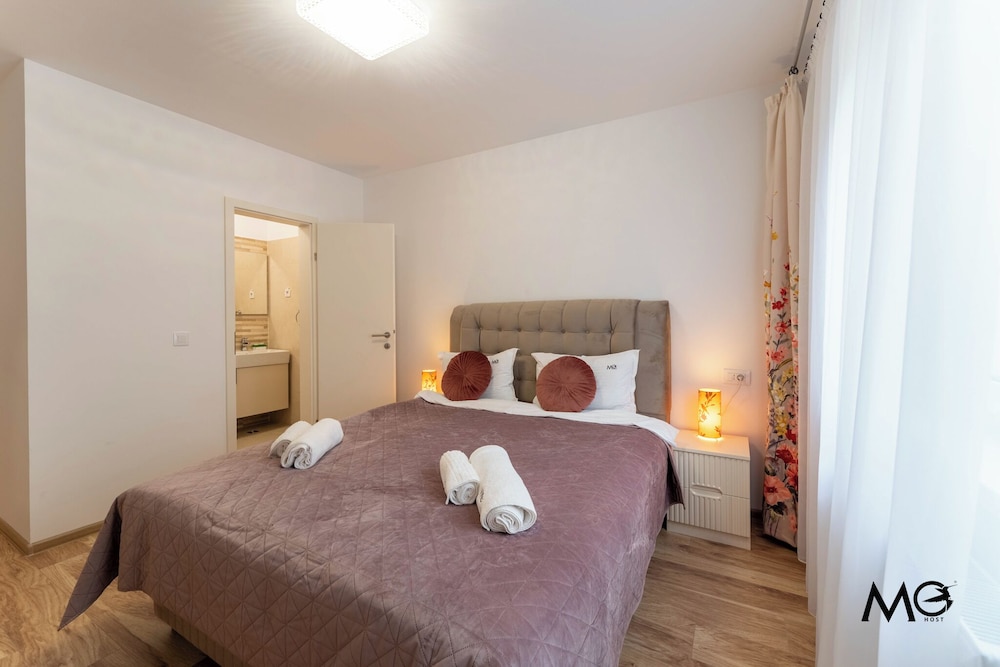 MoHost Sabina - Luxury with Balcony
