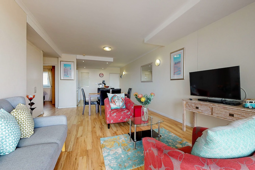 Horizon Bay 405 view 2