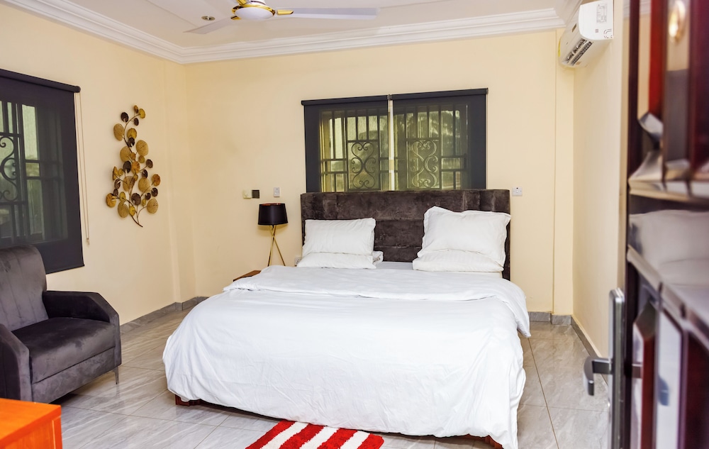 Bawuah Royal Apartments