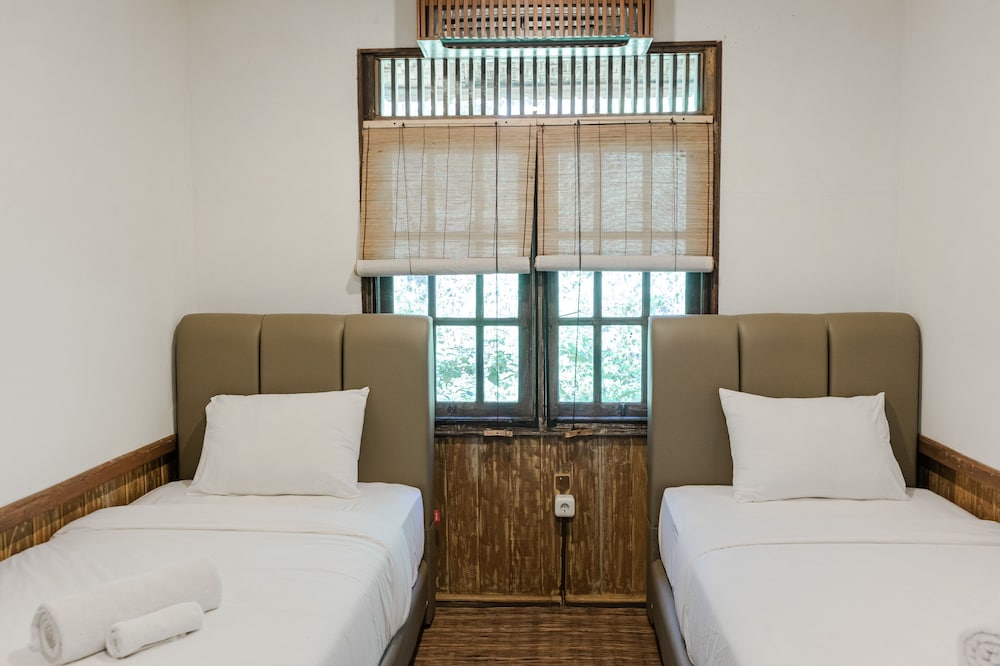 Menjangan Ecolodge