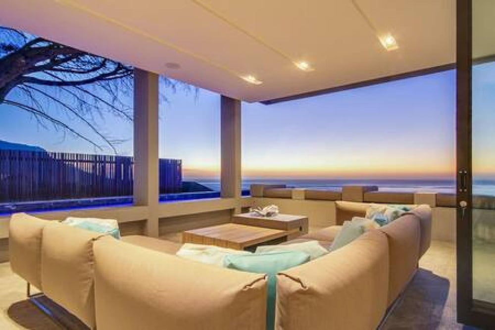 Luxurious Villa Over 3 Levels With Lift Geneva House view 2