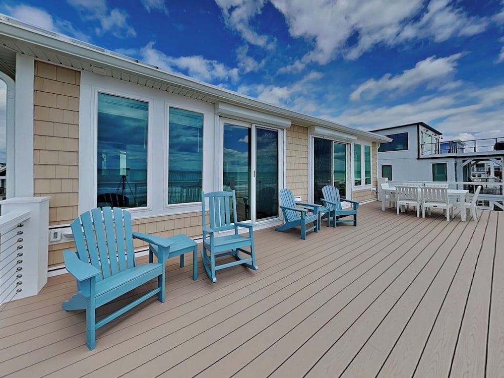 Turtle Paradise by Topsail Realty