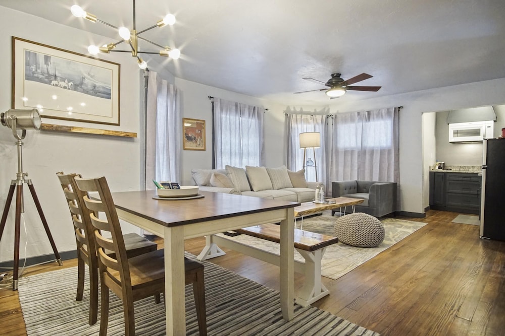 Oklahoma City Vacations - 3-story 6-bedroom 4 Bathrooms 3min-asian Dist - Property Image 33