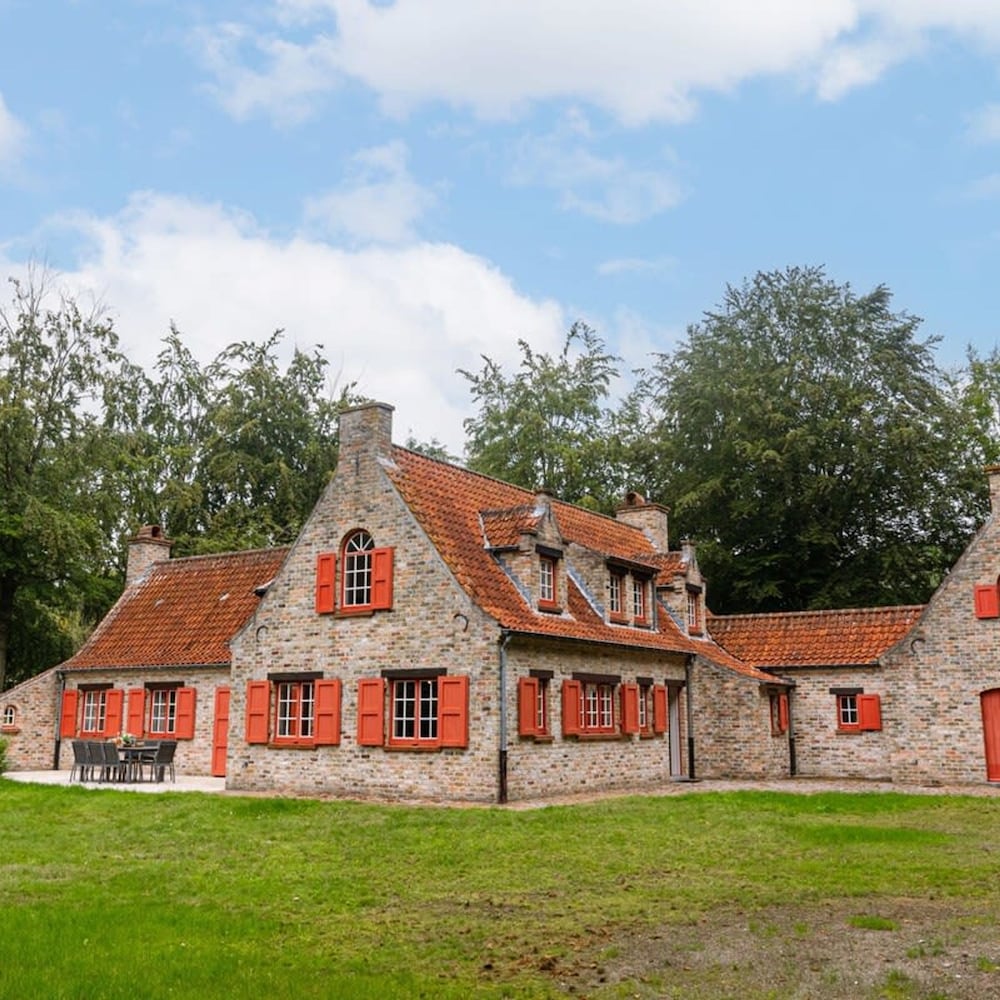 Authentic Villa Amore Located Near Bruges