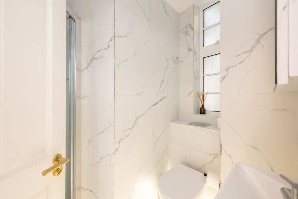 Luxury 3-bed Marylebone Home Security Elevator