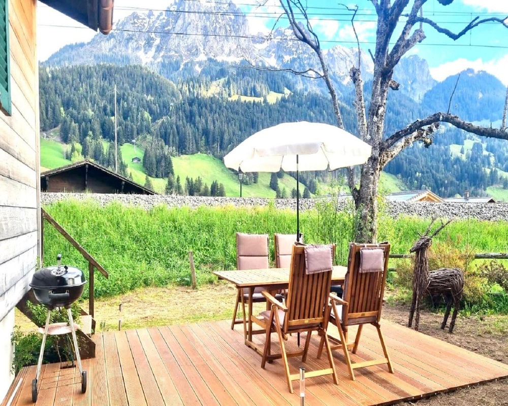 Cosy Chalet With Garden