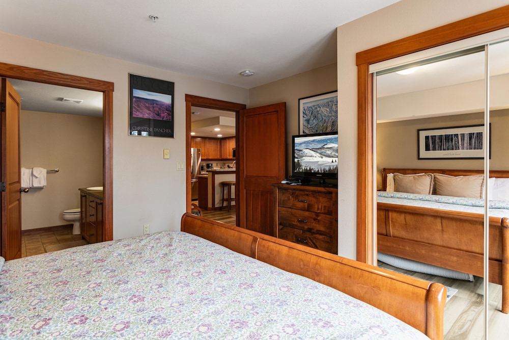 Eagle Springs East - 2 Bedroom Condos in Solitude UT