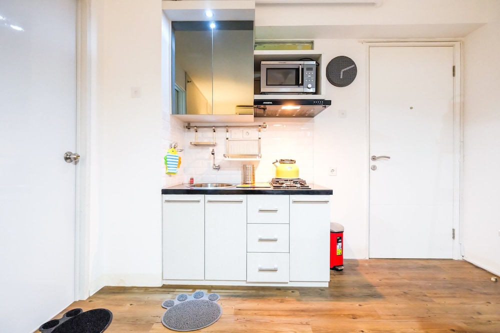 Modern And Comfy 3BR Bassura City Apartment, Jakarta - 22