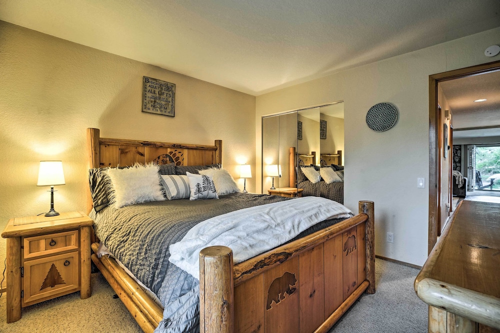 Hot Tub Access: Mammoth Lakes Nature Escape! view 5