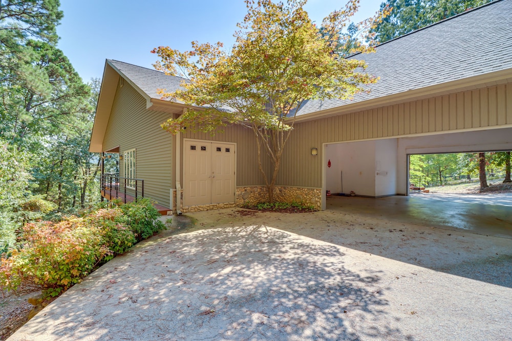 Fairfield Bay Retreat w/ Fireplaces & Lake Access view 4
