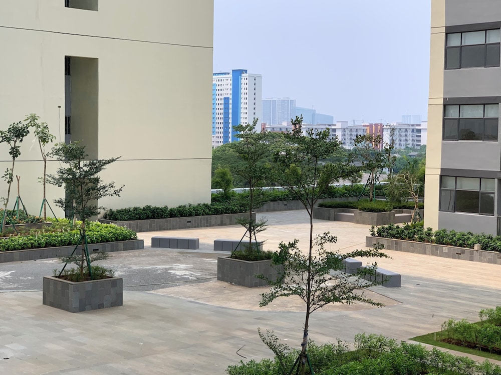 Stunning 2Br Apartment At Daan Mogot City