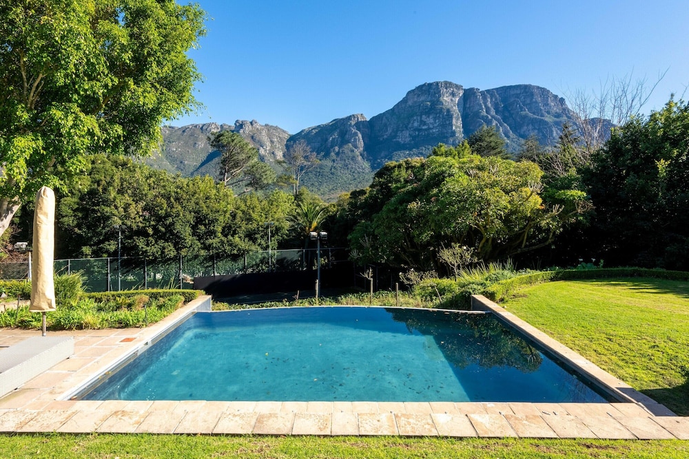 Unique Villa With Pool and Tennis Court