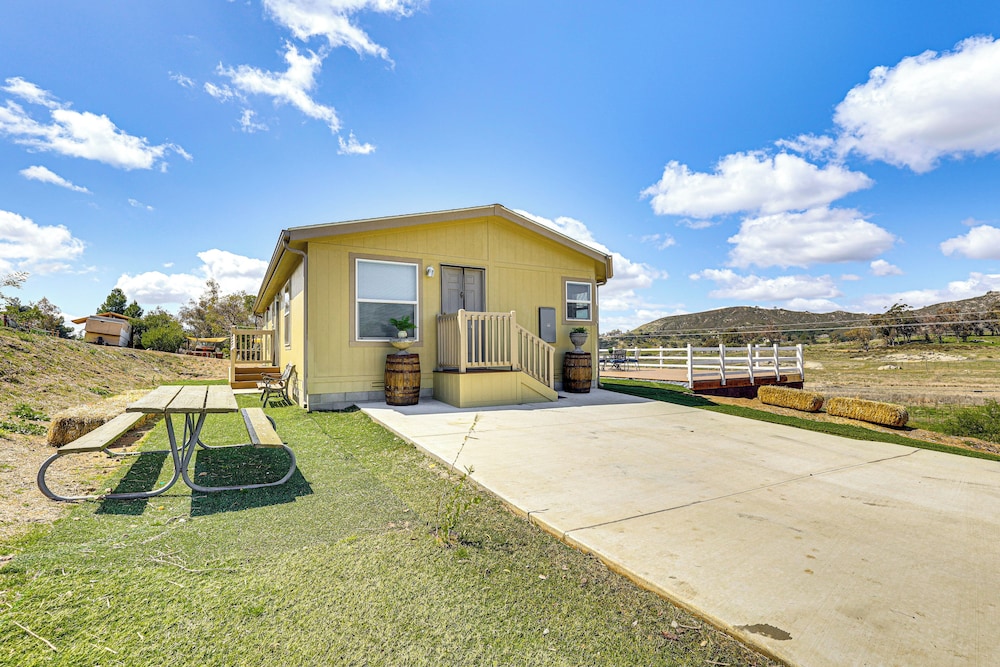 Near Ramona Wineries: Mtn-view Haven w/ Large Yard