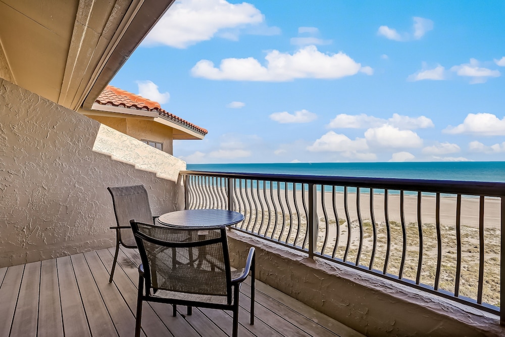 327 Sandcastle 1 Bedroom Condo by RedAwning view 3