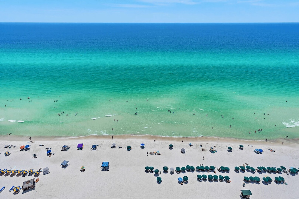 The Shore Break by Avantstay Gulf Front + Pool