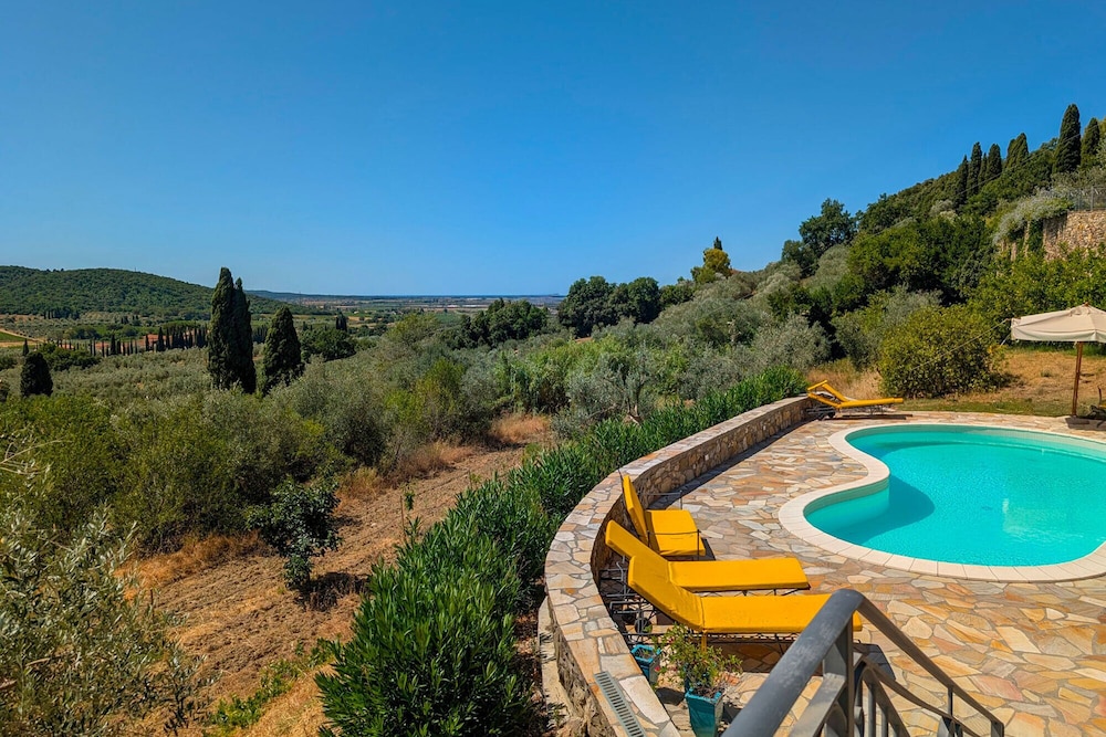 Villa Poggio al Coniglio a Suvereto con Piscina