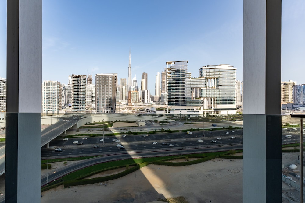 Modern Comfort 1BR w Burj Khalifa View