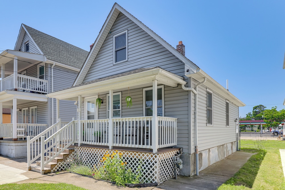 2 Mi to State Park: Updated Niagara Falls Home