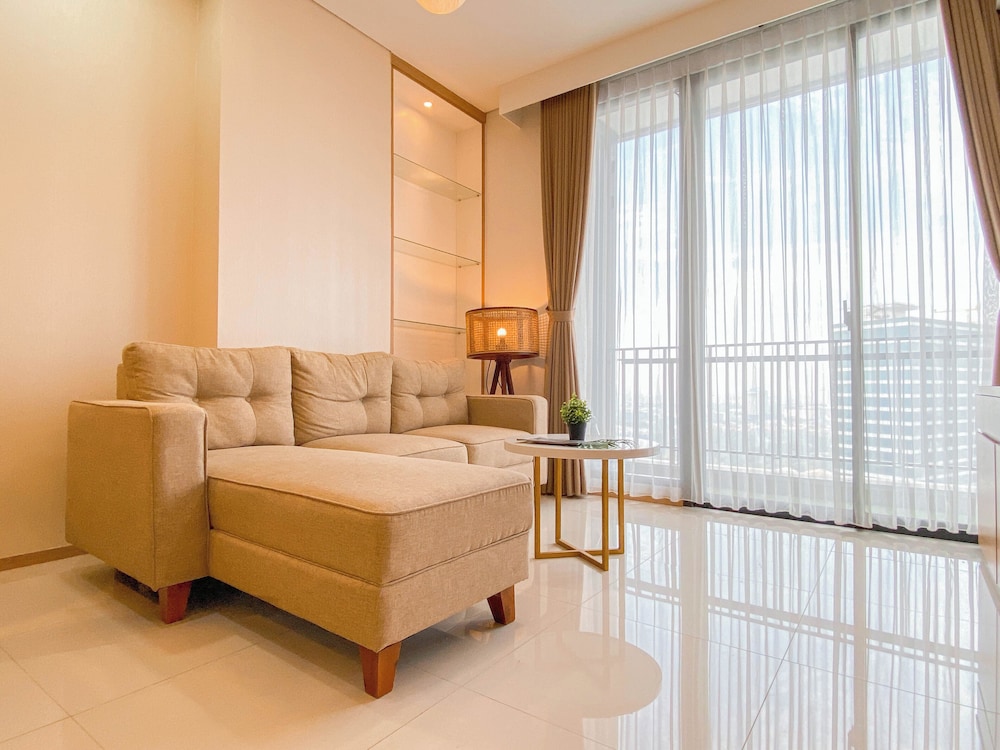 Warm Contemporary 2Br Apartment At Samara Suites