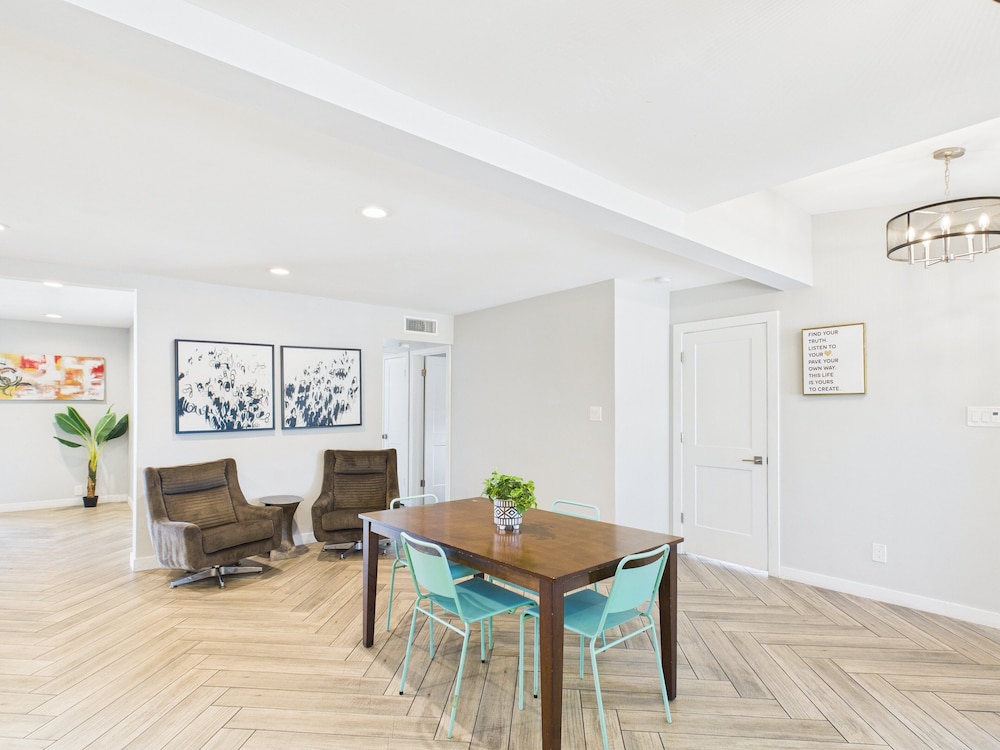 Sunhaven -pool Heat Available - Walk to Old Town