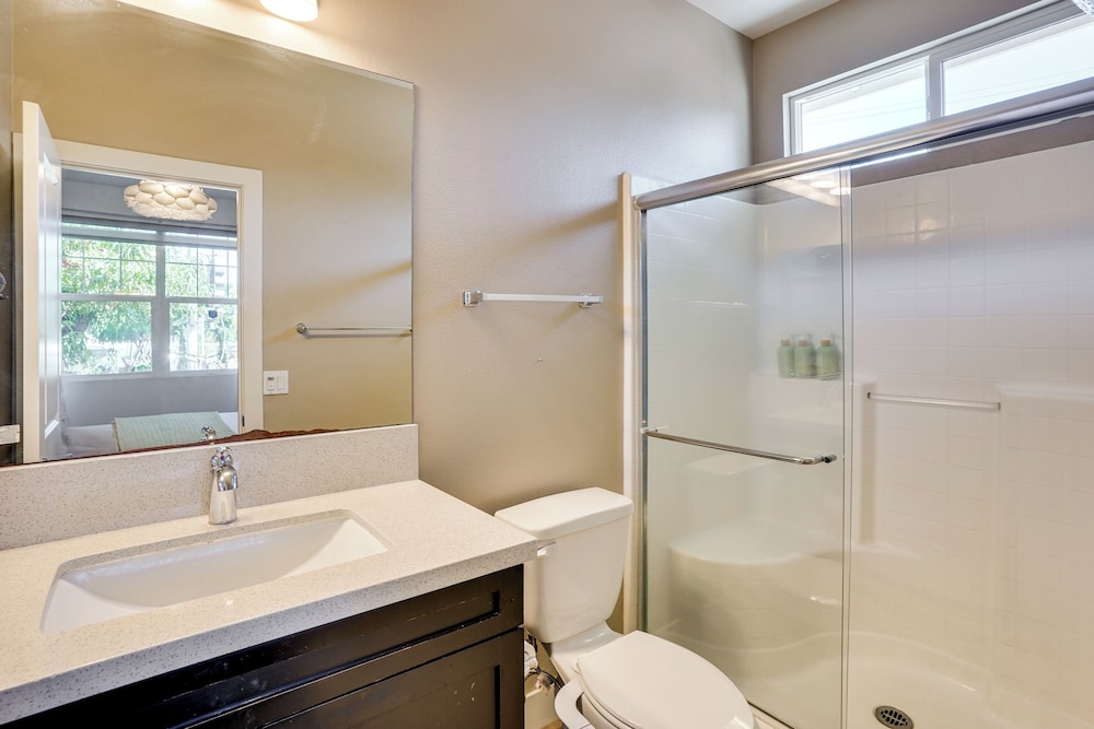 3 Mi to Disneyland: Home w/ Hot Tub + Game Room