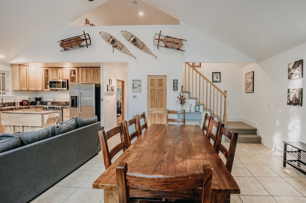 01sl - Hot Tub - Pet Friendly - Bbq - Sleeps 8 3 Bedroom Home by RedAwning