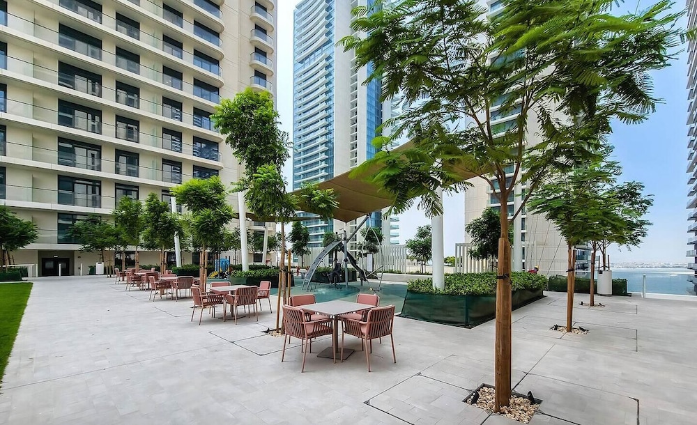 Luxurious 2BR at Sunrise Bay