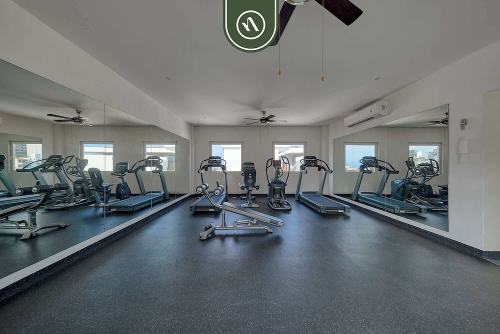 Amazing 1 BR Condo - Zona Romantica - Rooftop Pool