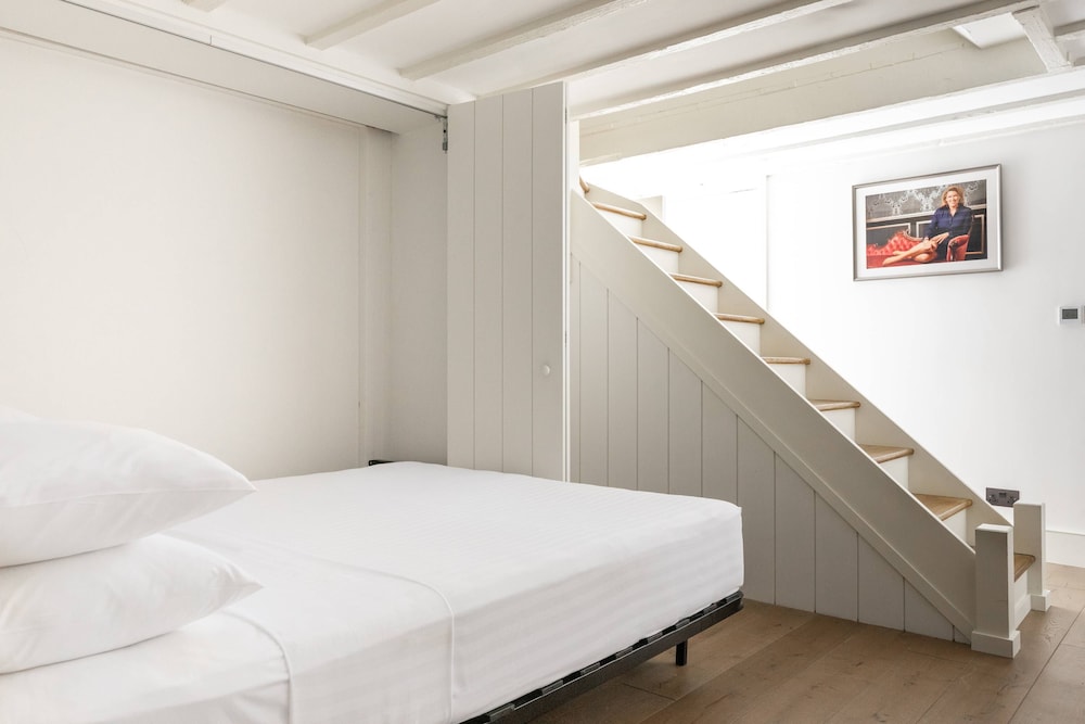 Whittlesey Street II by Onefinestay