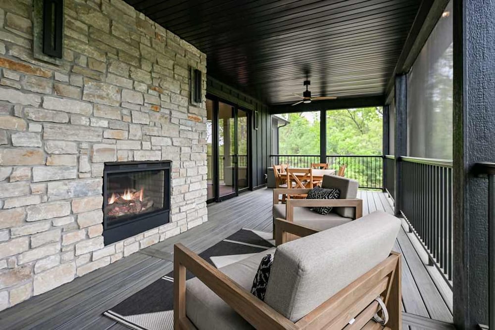 6BR Sand Valley Lodge With Hot Tub Bar Putting Green