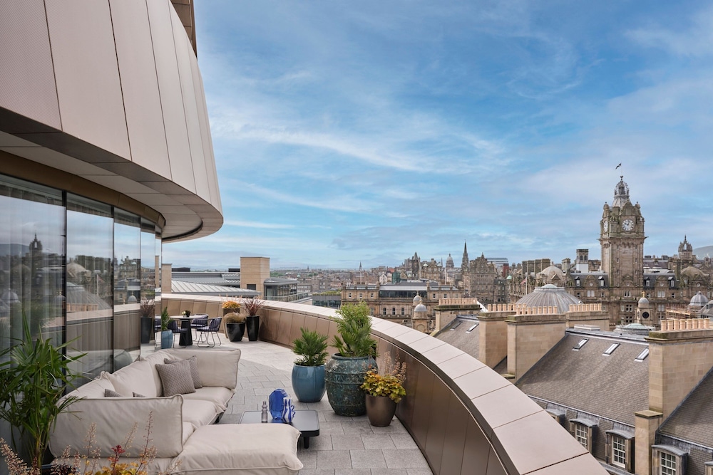 W Edinburgh 103