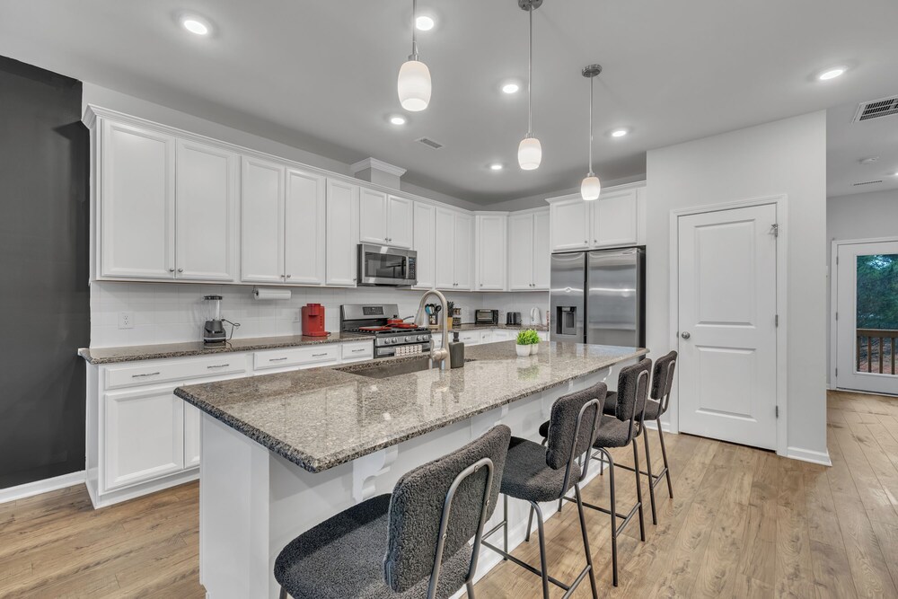 King 4BR Townhouse to Downtown Durham